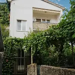 Bugenvila Apartment Trogir